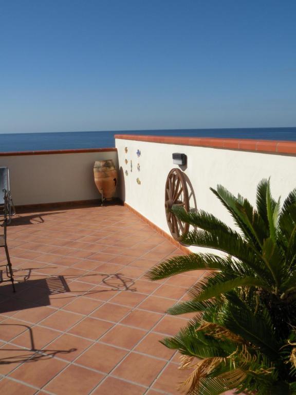 Hotel Terrazze Sul Mare Melito Di Porto Salvo Exterior foto