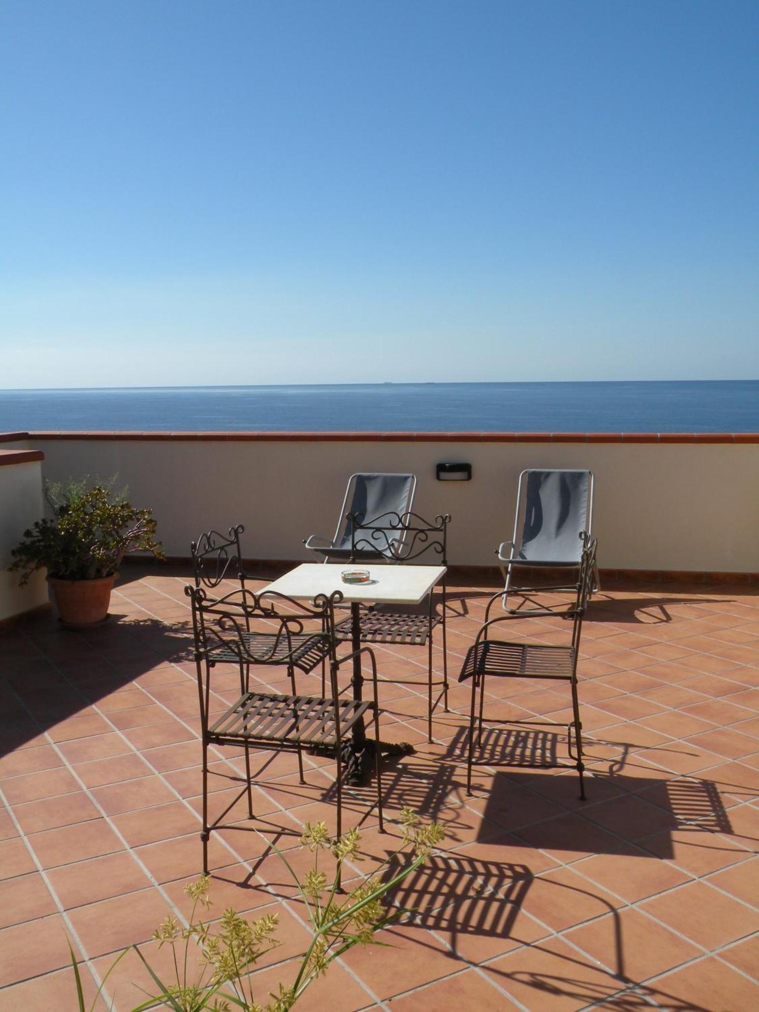 Hotel Terrazze Sul Mare Melito Di Porto Salvo Exterior foto